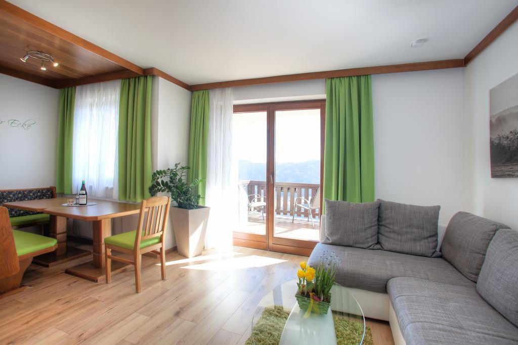 Mathiasl Panorama Ferienwohnungen ボーデンスドルフ エクステリア 写真